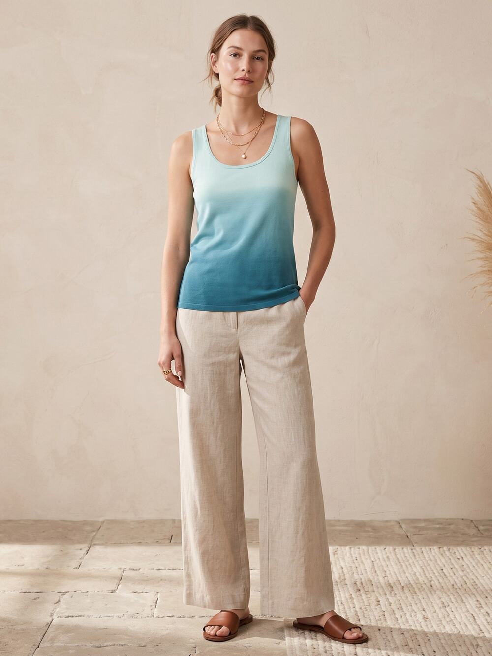 WHBM White House Black Market Tank Top M Blue Ombre Stretch Knit Scoop Neck NWT